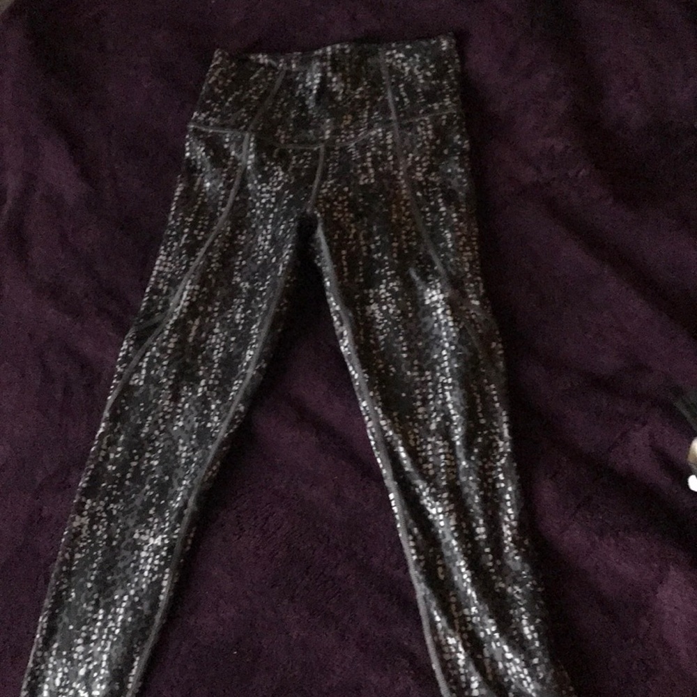 Athleta black grey lilac speckled leggings